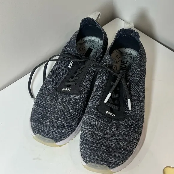 TRUE Linkswear Performance Knit Sneaker Size 9.5 All Day Knit Sneakers EUC