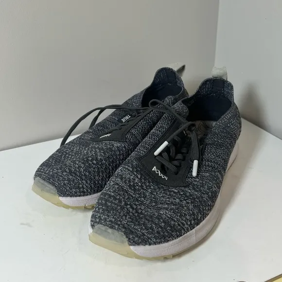 TRUE Linkswear Performance Knit Sneaker Size 9.5 All Day Knit Sneakers EUC
