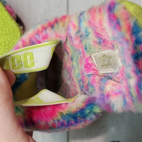 Ugg Australia Kids Girls Fluff Yeah Pixelate Flats Sandals Slippers sz 12