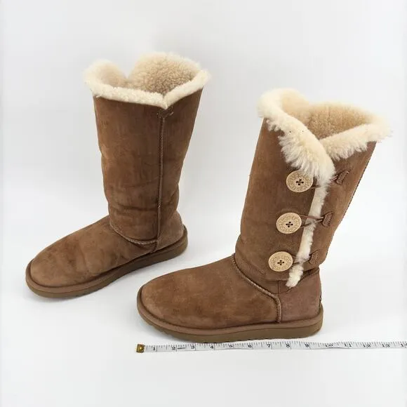 UGG Bailey Button Triplet II Boots Chestnut Suede Shearling Lined Womens Size 6