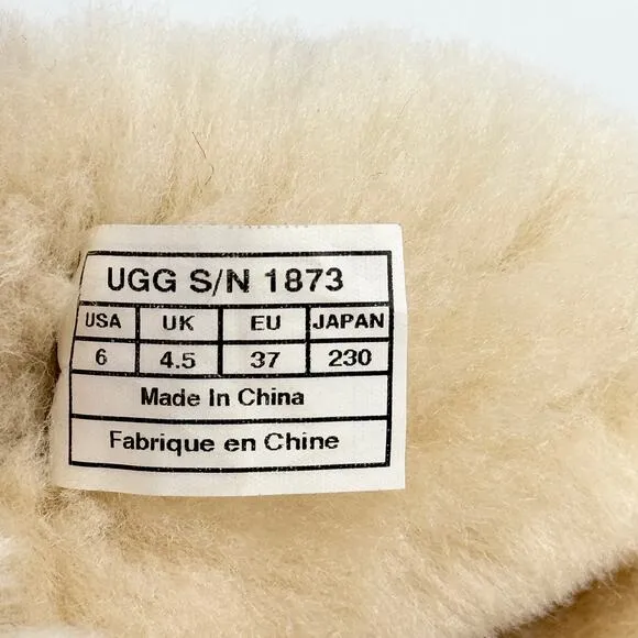 UGG Bailey Button Triplet II Boots Chestnut Suede Shearling Lined Womens Size 6