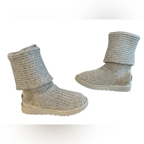 UGG Classic Cardy Australia Gray Knit Style Fold Down Boots Women’s Size 8