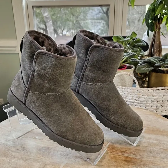 UGG Cory II Short Bootie Grey Size 6