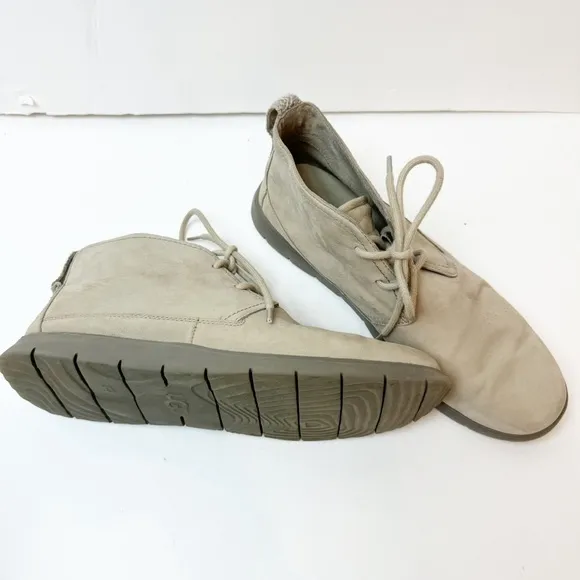 UGG | Freamon Capra Chukka Boot in Taupe Leather