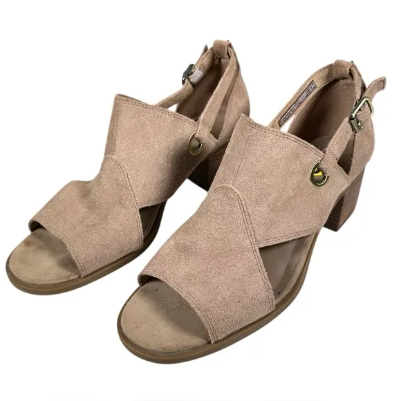 UGG Kaiah Suede Heeled Sandals in amphora