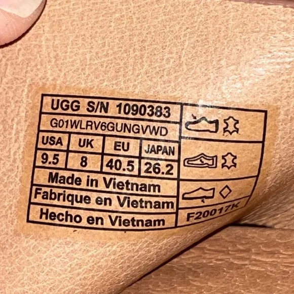 UGG Kari Sandals/Slides size 9.5 coral and brown.  Leather.