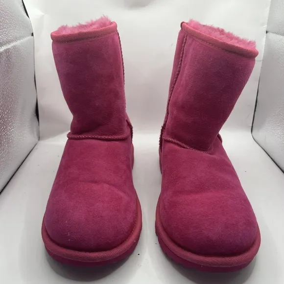 UGG Kids Classic II Boots SZ 5
