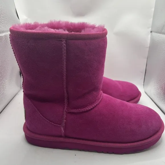 UGG Kids Classic II Boots SZ 5
