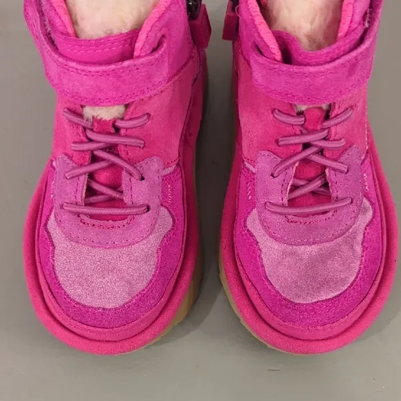 UGG Kids Pink Boots Highland Hi Heritage size 7