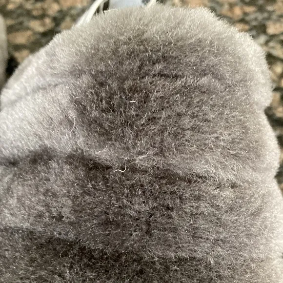 UGG KIDS YEAH FLUFF SLIDES SIZE 13