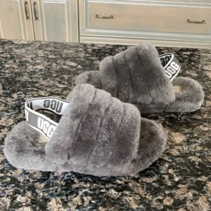 UGG KIDS YEAH FLUFF SLIDES SIZE 13