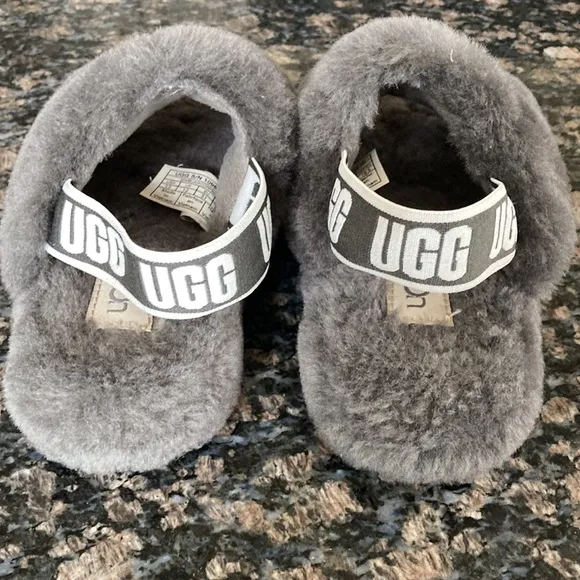 UGG KIDS YEAH FLUFF SLIDES SIZE 13