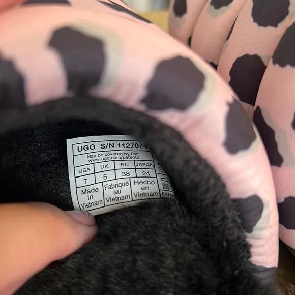 UGG Maxi Slides, pink leopard platform puff, black lambs wool, size 7 women’s