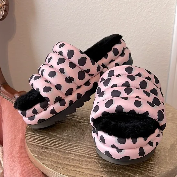 UGG Maxi Slides, pink leopard platform puff, black lambs wool, size 7 women’s