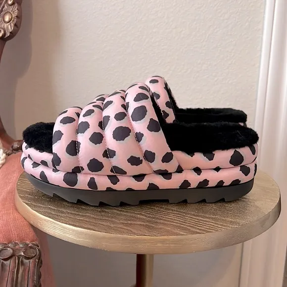 UGG Maxi Slides, pink leopard platform puff, black lambs wool, size 7 women’s