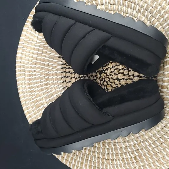 UGG Maxi Slides Slip-on Comfort Black Size 8