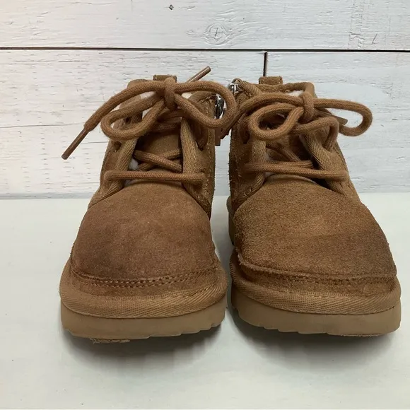 UGG Neumel II Chukka Boots Toddler Sz 8