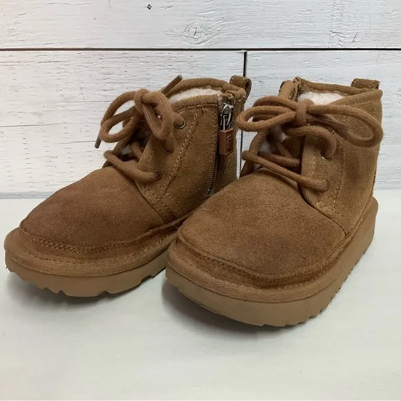 UGG Neumel II Chukka Boots Toddler Sz 8