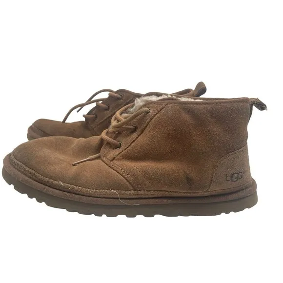 UGG Neumel Suede Womens Sz 11 Men’s Sz 9Chukka Boots Chestnut Brown Lace-Up Logo