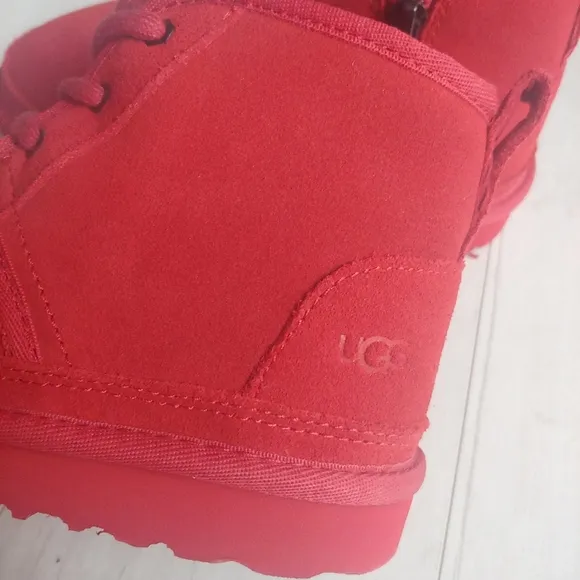 UGG PLUSH NEW Neumel II Chukka Boot Samba Red