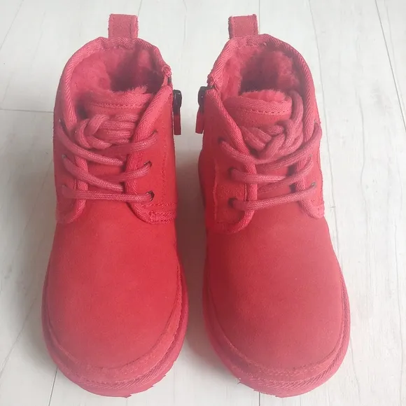 UGG PLUSH NEW Neumel II Chukka Boot Samba Red