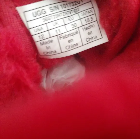 UGG PLUSH NEW Neumel II Chukka Boot Samba Red