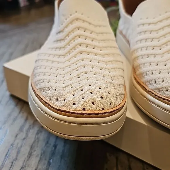 UGG white slip on knit sneakers size 7 NWOT only tried on in store