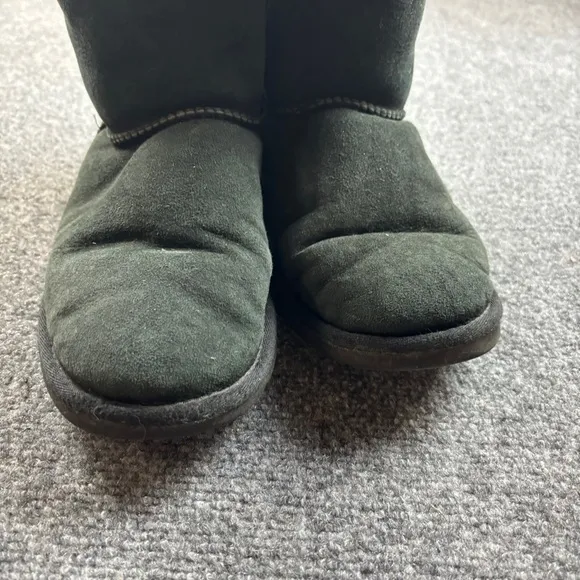 UGG Women’s Black Bailey Bow II Boots size: 6