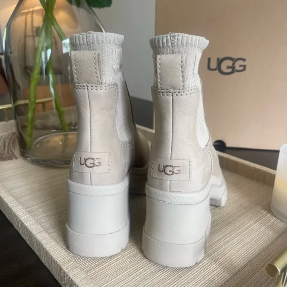 UGG Women's Brooklyn Chelsea Style Pull On Chunky Sole Boots