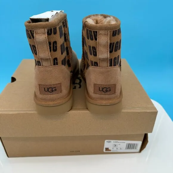 UGG Women's Classic Mini II‎ Ugg Graphic Print Sheepskin Boots, Size 7, Chestnut