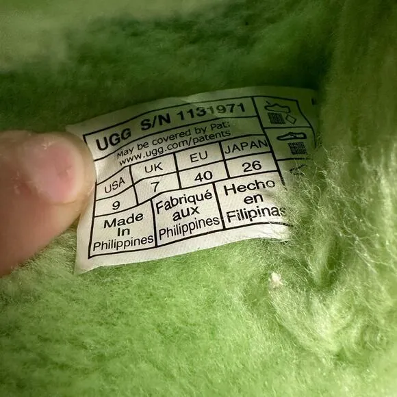 UGG Women’s Fluffita Platform Slides in Bright Green, Size 9