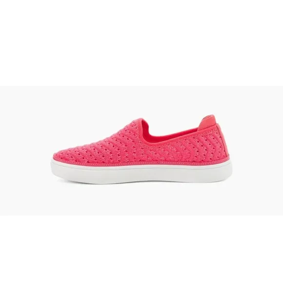 UGG Women’s /Kids Caplan Slip On Knit Strawberry Sneakers Size K 4 W 6 NWT