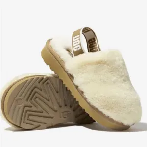 UGG Youth Fluff Yeah Clog Size 6