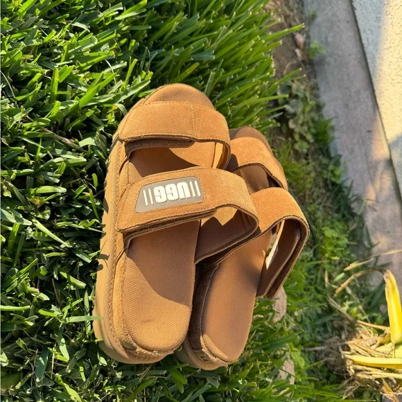 UGGWomen's Greer Platform Slide Sandals Chestnut size 9.5 gently used