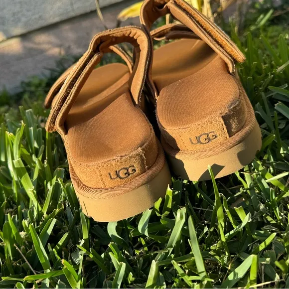 UGGWomen's Greer Platform Slide Sandals Chestnut size 9.5 gently used