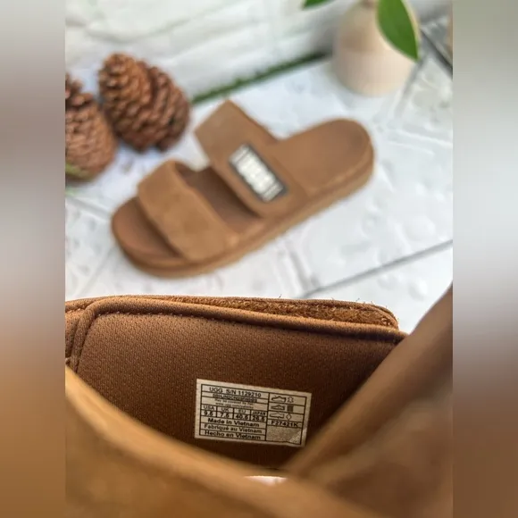 UGGWomen's Greer Platform Slide Sandals Chestnut size 9.5 gently used