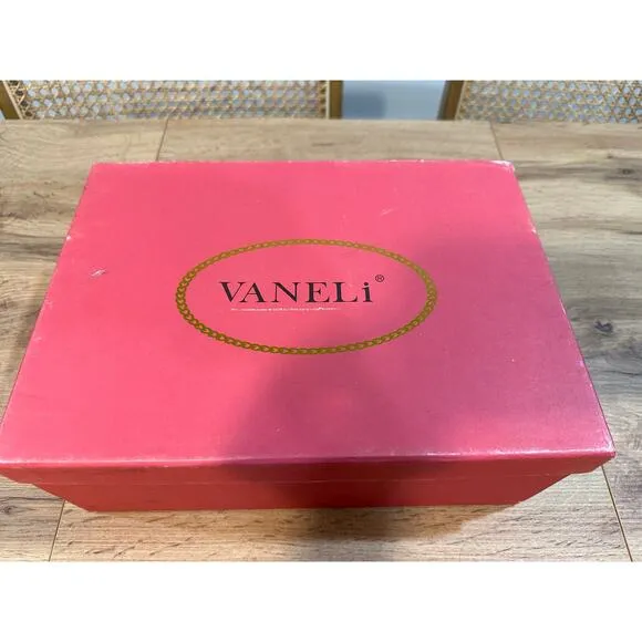 Vaneli Womens Zefiro Black Leather Loafers Size 7.5 Narrow NIB Link Chain Accent