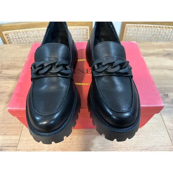 Vaneli Womens Zefiro Black Leather Loafers Size 7.5 Narrow NIB Link Chain Accent
