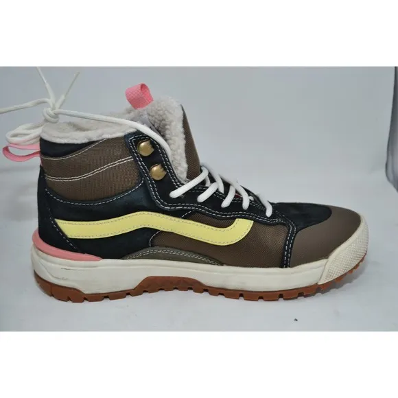 VANS Ultrarange Exo Hi Water Repellent Shoe Sherpa Lined Boots Womens 8.5 mens 7