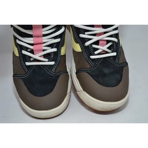 VANS Ultrarange Exo Hi Water Repellent Shoe Sherpa Lined Boots Womens 8.5 mens 7