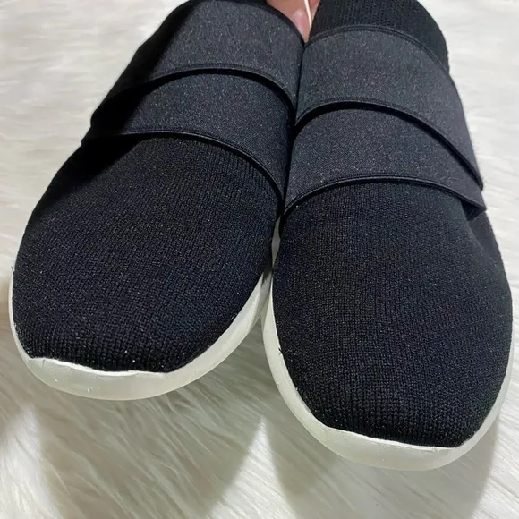 Vince Aston Slip-On Knit Sneakers in Black 8.5