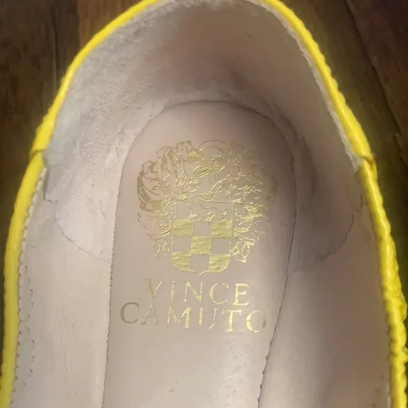 VINCE CAMUTO YELLOW BALLET FLATS SZ 8 SUMMER CITRINE