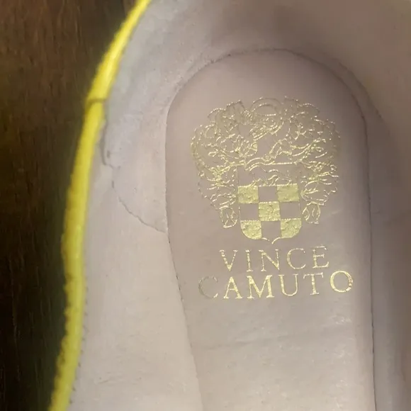 VINCE CAMUTO YELLOW BALLET FLATS SZ 8 SUMMER CITRINE