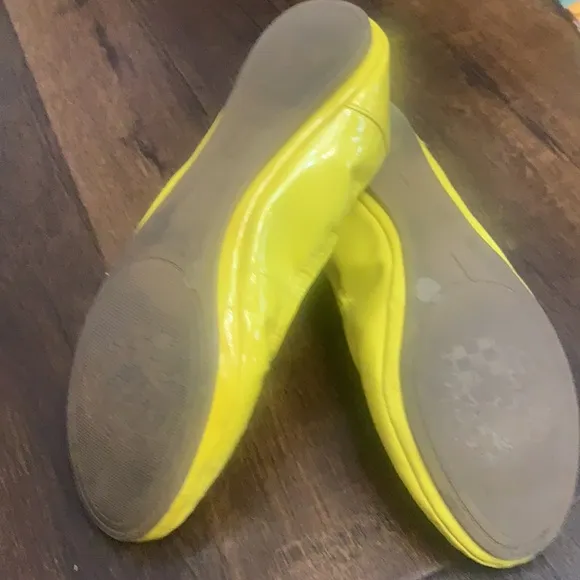 VINCE CAMUTO YELLOW BALLET FLATS SZ 8 SUMMER CITRINE