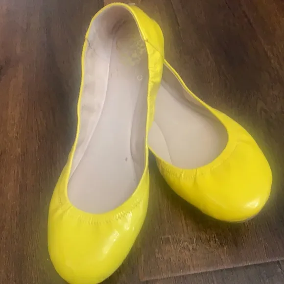 VINCE CAMUTO YELLOW BALLET FLATS SZ 8 SUMMER CITRINE