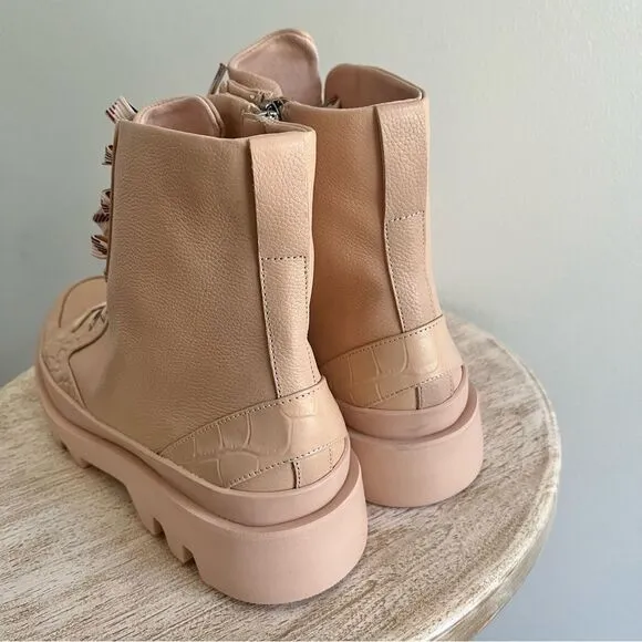 Vince Camuto Padded Insole Lug Lace Up Ankle Boots in Pink Sz 8.5 NWOB