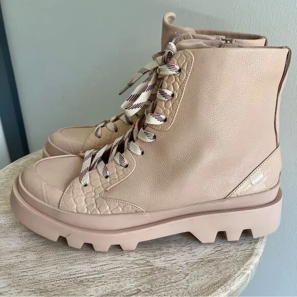 Vince Camuto Padded Insole Lug Lace Up Ankle Boots in Pink Sz 8.5 NWOB