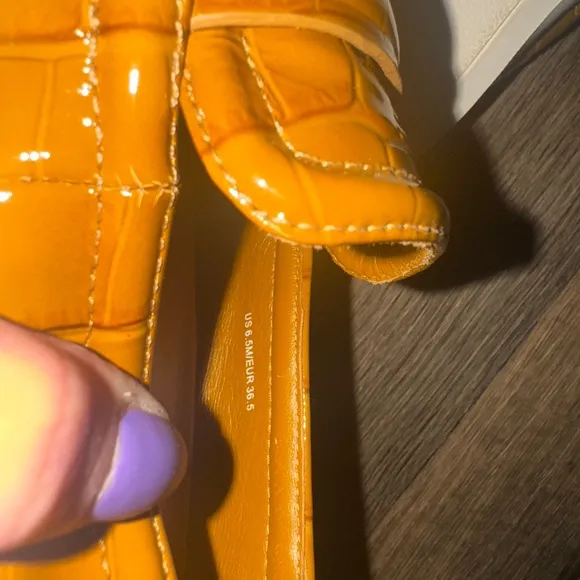 Vince. Mustard Croc-Embossed Loafers size 6.5