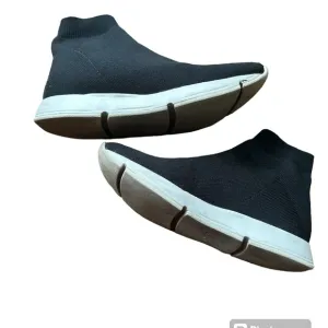 VINCE Tyra Knit Sock Sneakers Size 6