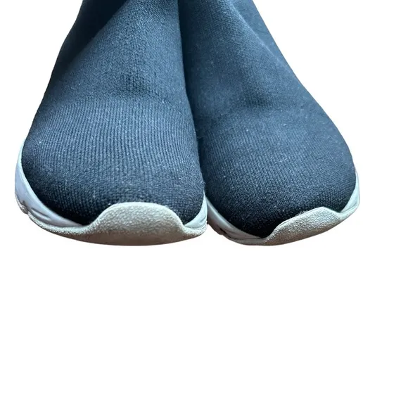 VINCE Tyra Knit Sock Sneakers Size 6